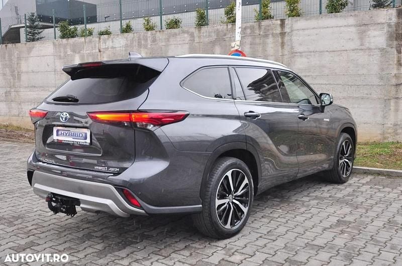 Second-hand Toyota Highlander Executive 247 CP (181 kW) 2021 Culoaregri SUV