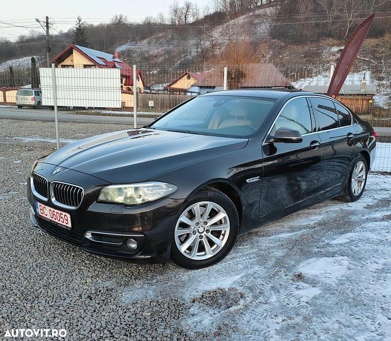 Second-hand BMW 520 Luxury Line 184 CP (135 kW) 2014 Culoaremaro Berlinǎ