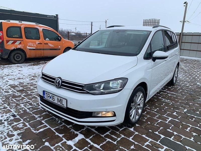 Second-hand VW Touran Comfortline 115 CP (84 kW) 2017 Culoarealb Monovolum
