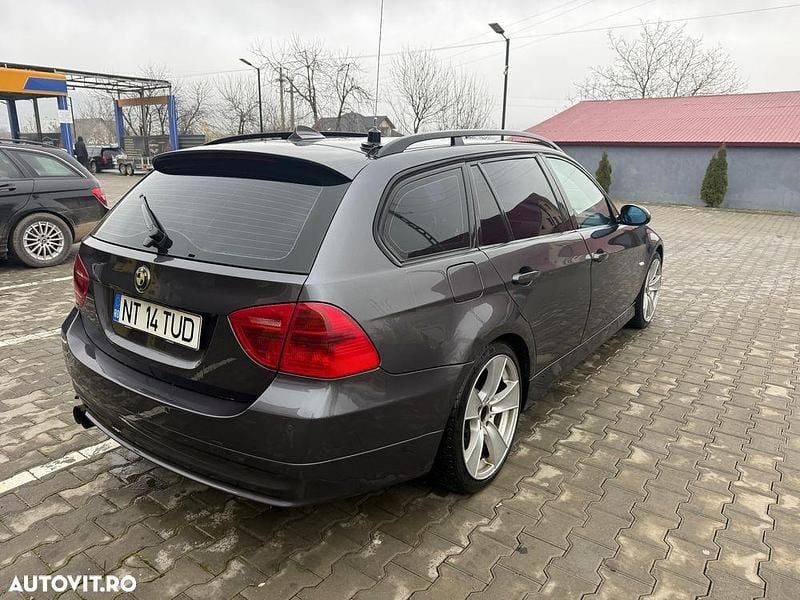 Second-hand BMW 320 Sport Line 163 CP (119 kW) 2008 Culoaregri Break