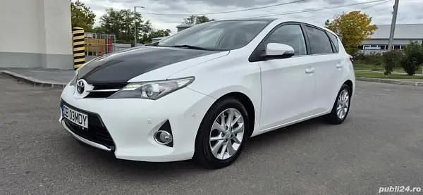 Second-hand Toyota Auris 124 CP (91 kW) 2013 Berlinǎ