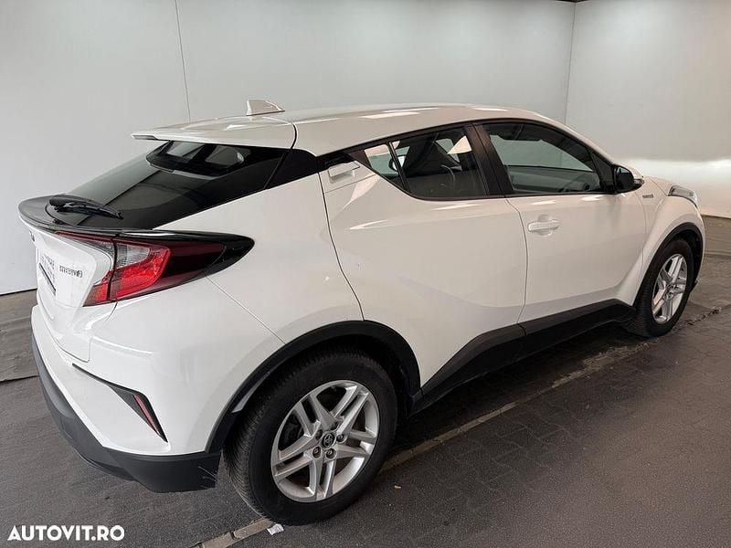 Second-hand Toyota C-HR 98 CP (72 kW) 2021 Culoarealb SUV