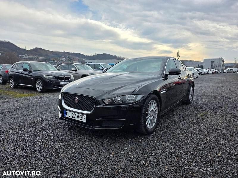 Culoarenegru Utilizat 2016 Jaguar XE Prestige Berlinǎ | 10.390 EUR (Preț OK) - Imagine 1/4