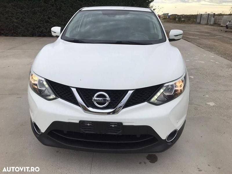 Culoarealb Utilizat 2015 Nissan Qashqai N-Connecta SUV | 10.000 EUR (Preț OK) - Imagine 1/4