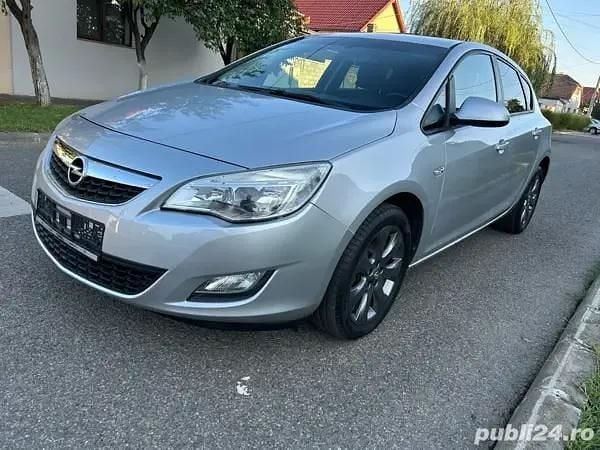 Utilizat 2012 Opel Astra Hatchback | 4.250 EUR (Preț OK) - Imagine 1/4