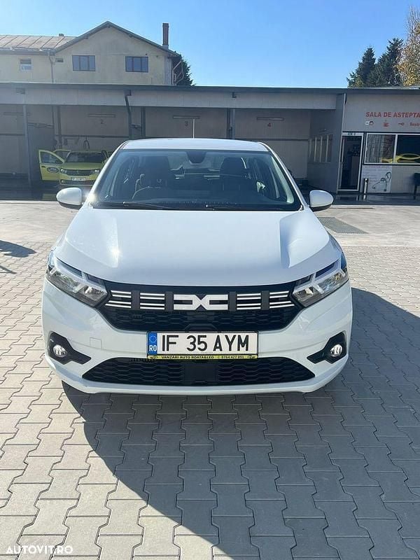 Culoarealb Utilizat 2023 Dacia Logan Comfort Berlinǎ | 11.999 EUR (Puțin scump) - Imagine 1/4