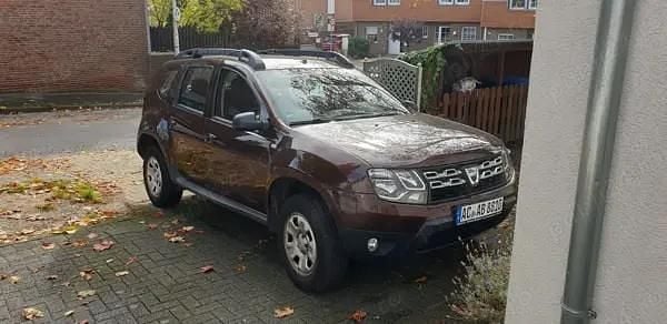 Maro Utilizat 2016 Dacia Duster SUV | 7.200 EUR (Super Preț) - Imagine 1/4