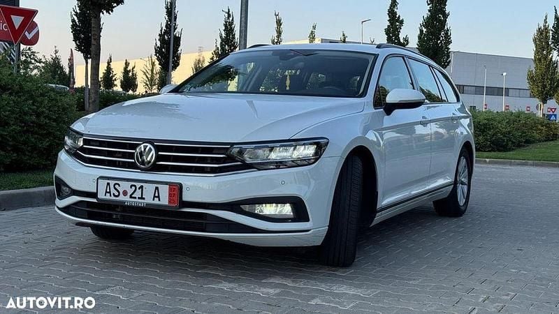 Alb Utilizat 2020 VW Passat Advance Break | 14.500 EUR (Preț bun) - Imagine 1/4