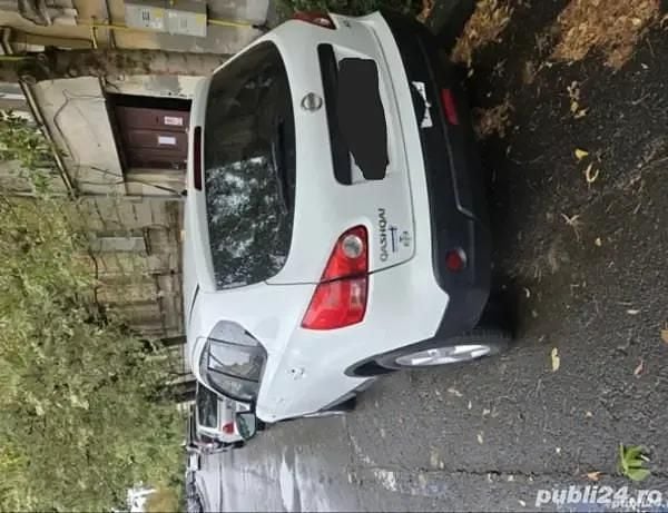 Utilizat 2009 Nissan Qashqai SUV | 4.000 EUR (Preț bun) - Imagine 1/3
