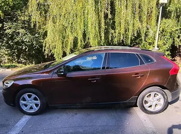 Second-hand Volvo V40 155 CP (114 kW) 2017 Hatchback