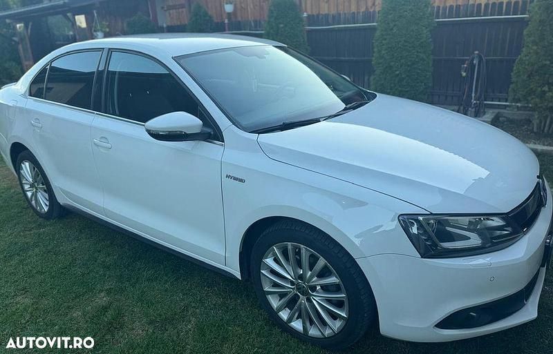 Culoarealb Utilizat 2013 VW Jetta Hybrid Berlinǎ | 6.950 EUR - Imagine 1/4