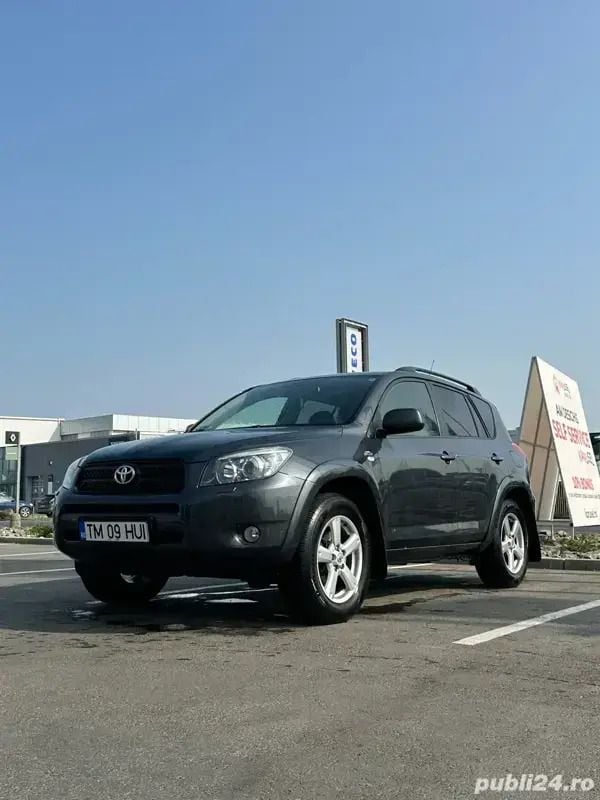 Utilizat 2007 Toyota RAV4 SUV | 3.900 EUR - Imagine 1/4