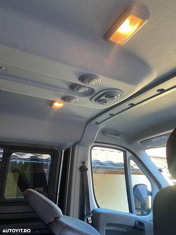Culoareargint Utilizat 2011 Peugeot Boxer Van | 10.800 EUR - Imagine 1/4