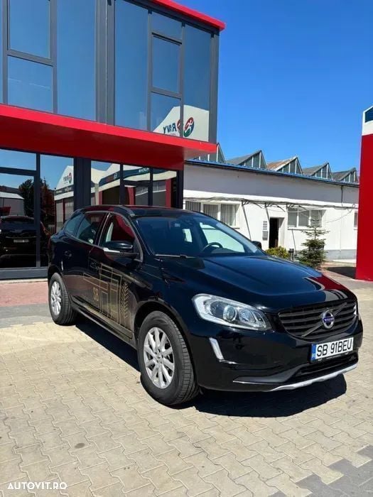 Negru Utilizat 2015 Volvo XC60 Momentum SUV | 14.750 EUR (Super Preț) - Imagine 1/4