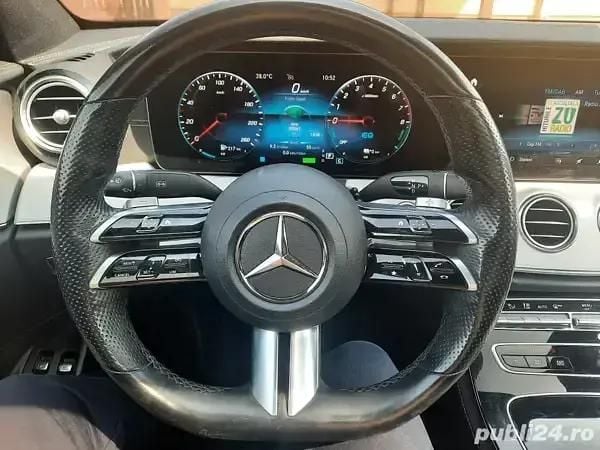 Negru Utilizat 2021 Mercedes E300 Berlinǎ | 38.800 EUR (Preț OK) - Imagine 1/4