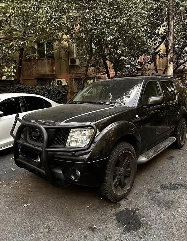 Negru Utilizat 2007 Nissan Pathfinder SUV | 7.500 EUR - Imagine 1/4