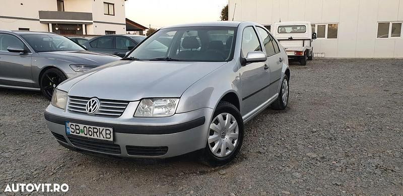 Culoareargint Utilizat 2003 VW Bora Berlinǎ | 1.500 EUR (Preț bun) - Imagine 1/2