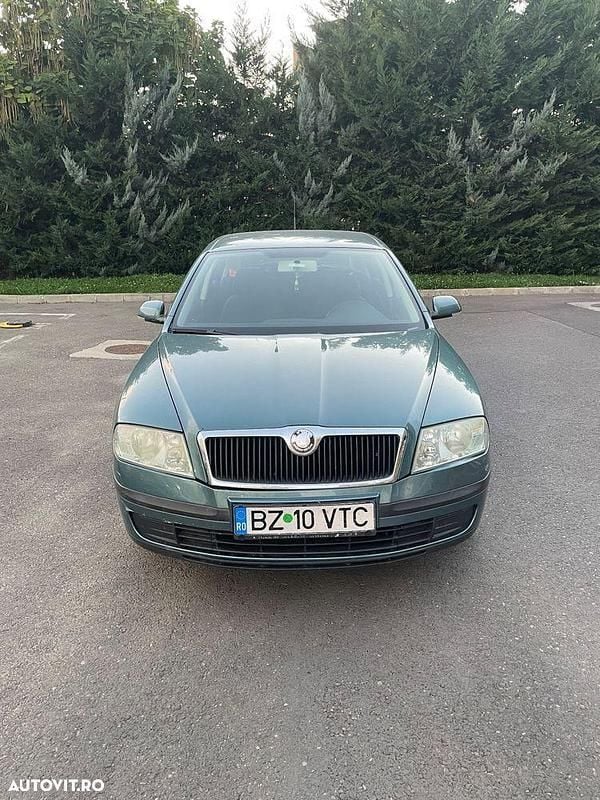 Culoarealbastru Utilizat 2005 Skoda Octavia Classic Break | 1.700 EUR (Preț bun) - Imagine 1/4