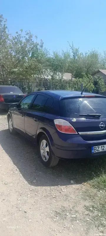 Utilizat 2005 Opel Astra Hatchback | 1.100 EUR (Preț bun) - Imagine 1/4