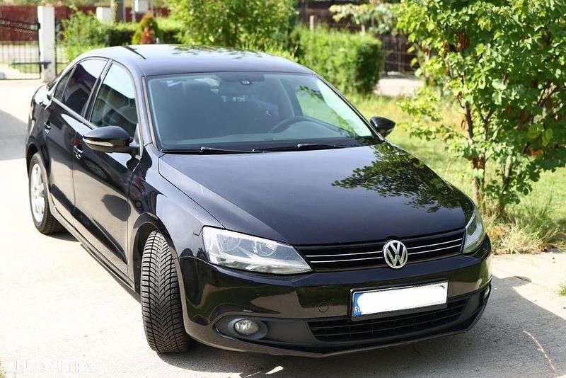 Culoarenegru Utilizat 2012 VW Jetta Comfortline Berlinǎ | 6.850 EUR (Preț OK) - Imagine 1/4