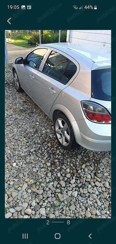 Second-hand Opel Astra 115 CP (84 kW) 2010 Argintiu Hatchback