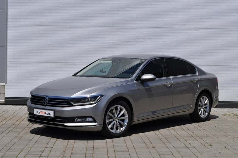 Auriu metalic pereffect Utilizat 2015 VW Passat Comfortline Berlinǎ | 14.900 EUR (Preț OK) - Imagine 1/4