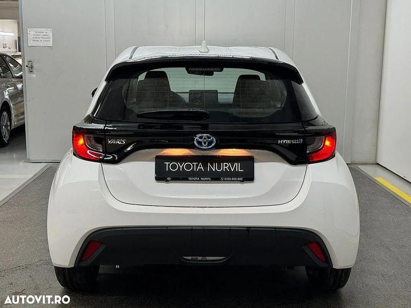 Second-hand Toyota Yaris Hybrid 92 CP (67 kW) 2023 Culoarealb