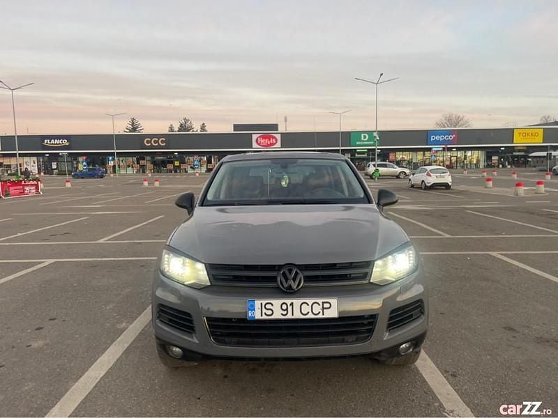Gri Utilizat 2011 VW Touareg SUV | 10.500 EUR - Imagine 1/4