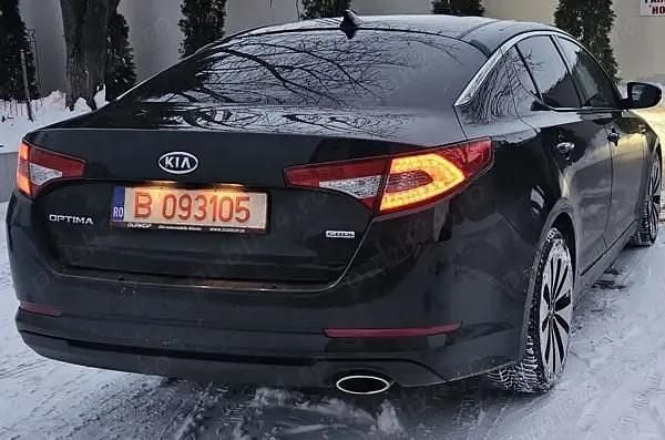 Second-hand Kia Optima 137 CP (100 kW) 2012 Negru Berlinǎ