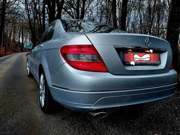 Second-hand Mercedes C250 205 CP (150 kW) 2010 Berlinǎ