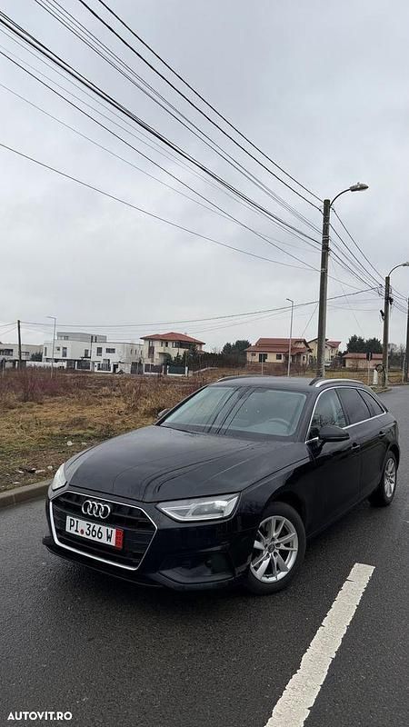 Second-hand Audi A4 Sport 136 CP (100 kW) 2022 Culoarenegru Break