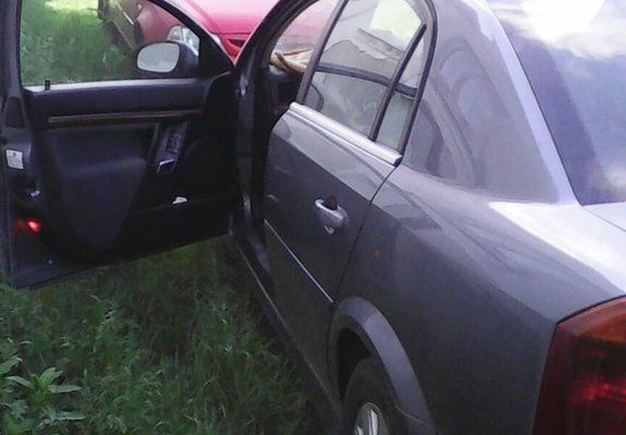 Gri Utilizat 2002 Opel Vectra Berlinǎ | 1.800 EUR - Imagine 1/3