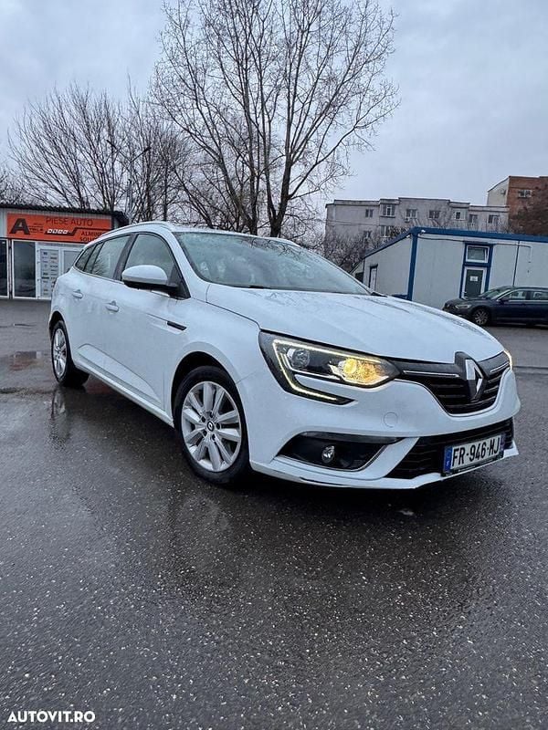 Culoarealb Second-hand 2020 Renault Mégane GrandTour Experience Break | 9.599 EUR (Preț OK) - Imagine 1/4