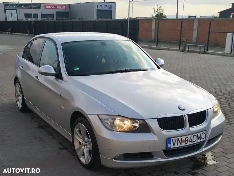 Culoareargint Utilizat 2005 BMW 320 Break | 2.700 EUR (Preț OK) - Imagine 1/4