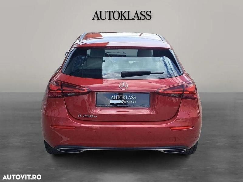 Second-hand Mercedes A250 Advanced 218 CP (160 kW) 2023 Culoarerosu Hatchback