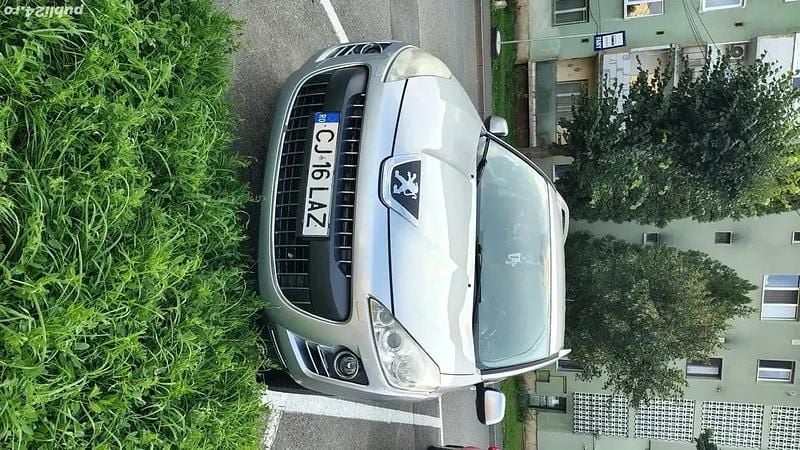 Utilizat 2009 Peugeot 4007 SUV | 3.000 EUR - Imagine 1/4