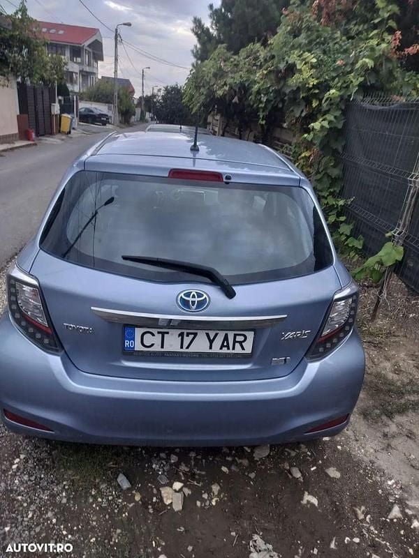 Culoarealbastru Utilizat 2014 Toyota Yaris Hybrid Luna Cabrio | 9.000 EUR (Preț OK) - Imagine 1/4