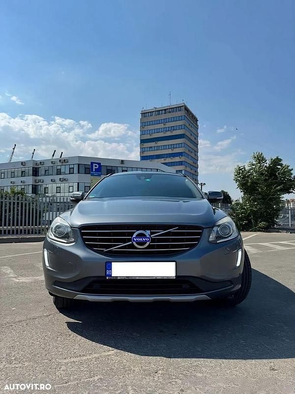 Gri Utilizat 2016 Volvo XC60 SUV | 14.800 EUR (Super Preț) - Imagine 1/4