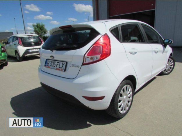 Second-hand Ford Fiesta 75 CP (55 kW) 2017 Alb Hatchback