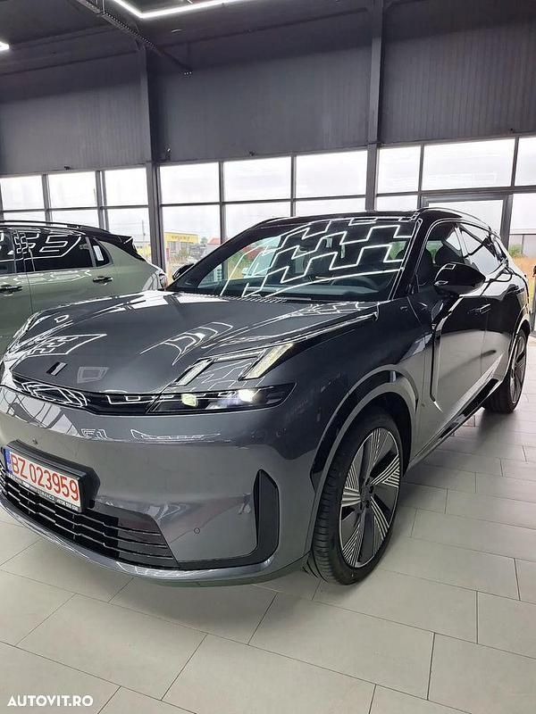 Nouă Lynk & Co 08 345 CP (253 kW) 2025 Culoaregri SUV