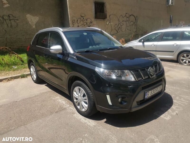 Negru Utilizat 2018 Suzuki Vitara SUV | 16.000 EUR (Scump) - Imagine 1/4