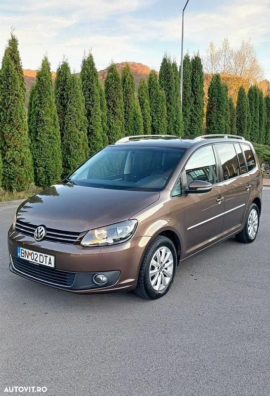 Culoaremaro Utilizat 2012 VW Touran Monovolum | 5.890 EUR (Preț bun) - Imagine 1/4