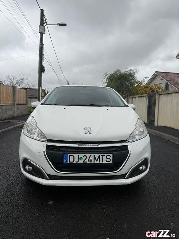 Alb Utilizat 2019 Peugeot 208 Hatchback | 7.000 EUR (Preț OK) - Imagine 1/4