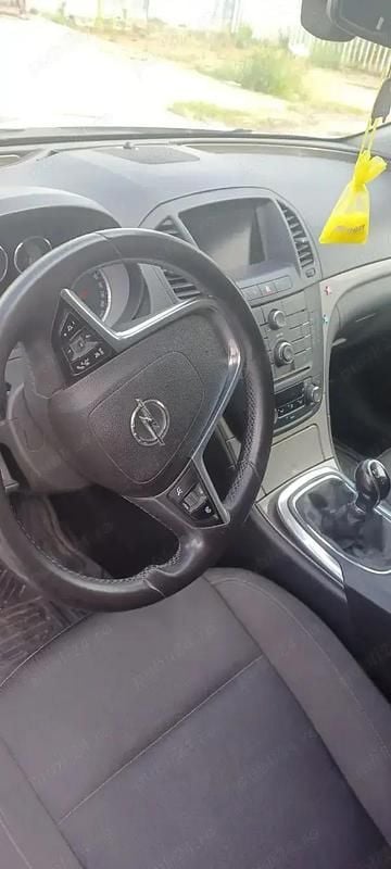 Second-hand Opel Insignia 131 CP (96 kW) 2012 Break