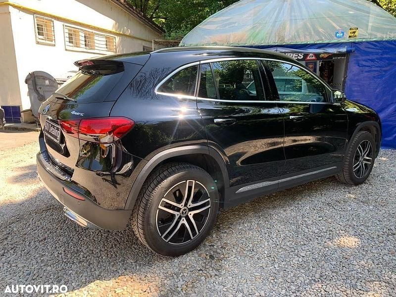 Second-hand Mercedes GLA200 150 CP (110 kW) 2020 Culoarenegru SUV