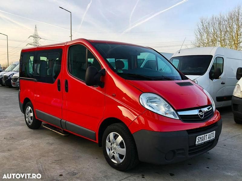 Second-hand Opel Vivaro 90 CP (66 kW) 2014 Culoarerosu Monovolum