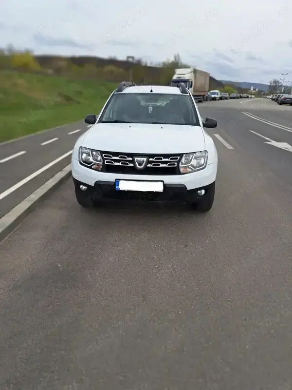 Utilizat 2015 Dacia Duster SUV | 6.600 EUR (Preț OK) - Imagine 1/4