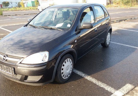 Negru Second-hand 2004 Opel Corsa Hatchback | 1.990 EUR - Imagine 1/4