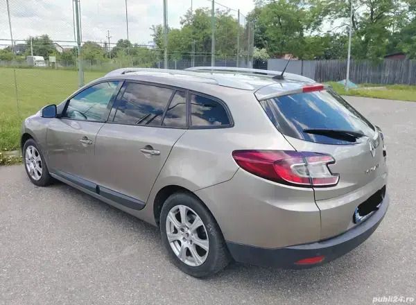 Utilizat 2011 Renault Mégane III | 3.090 EUR - Imagine 1/4