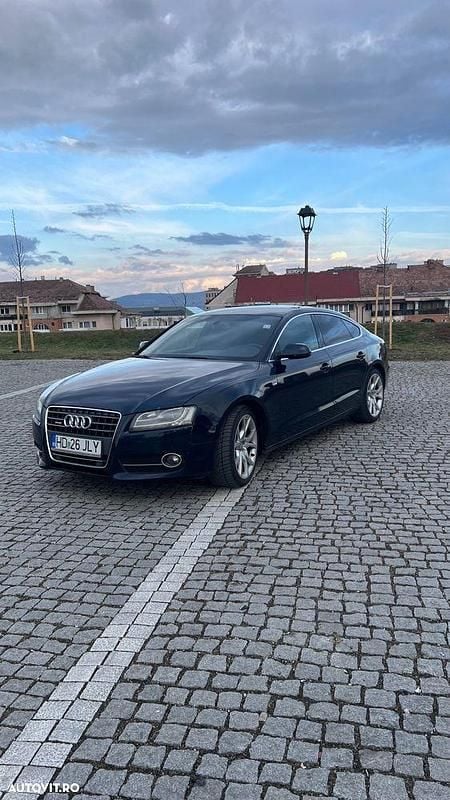 Second-hand Audi A5 S-Line 170 CP (125 kW) 2010 Culoarealbastru Coupe